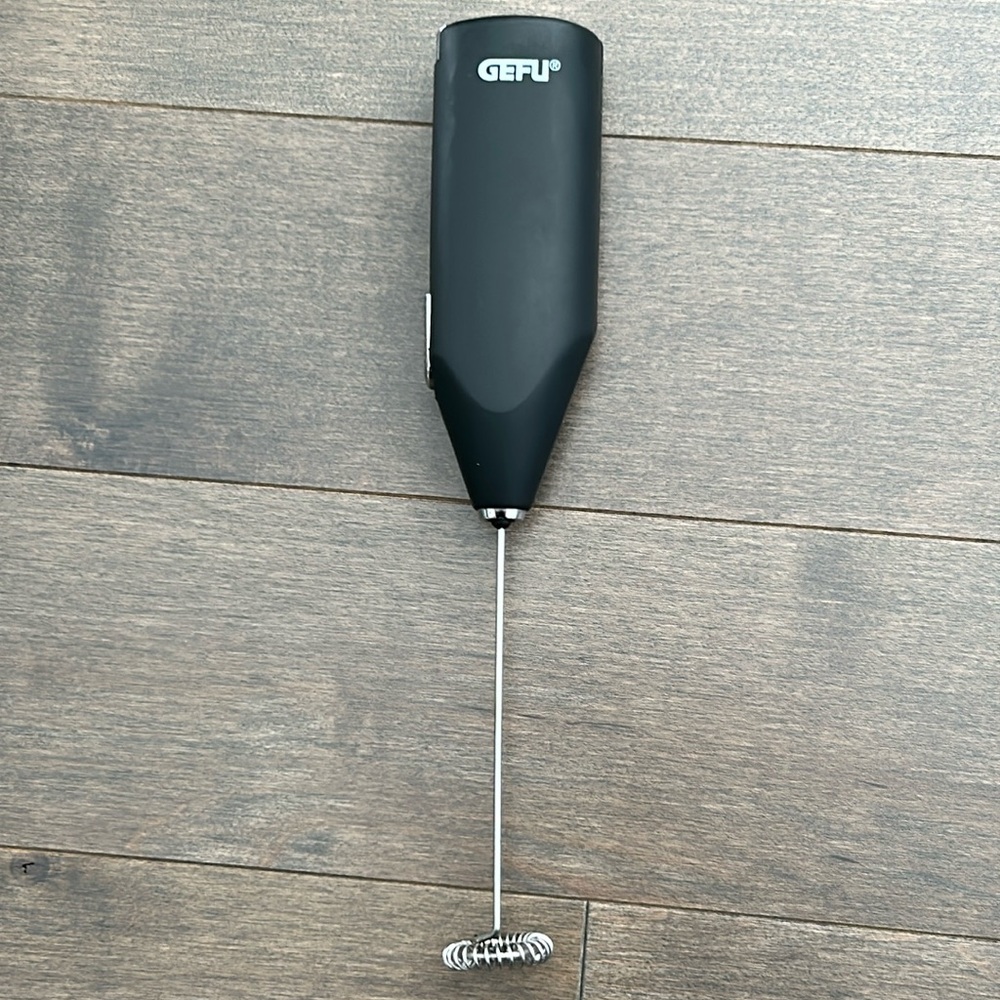 GEFU Fino Electric Milk Frother, Small Handheld Kitchen, Black Silver Coffee Tea